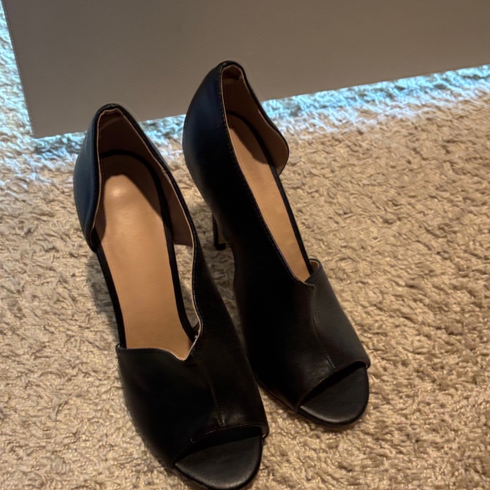 Chic Black Peep-Toe Heels